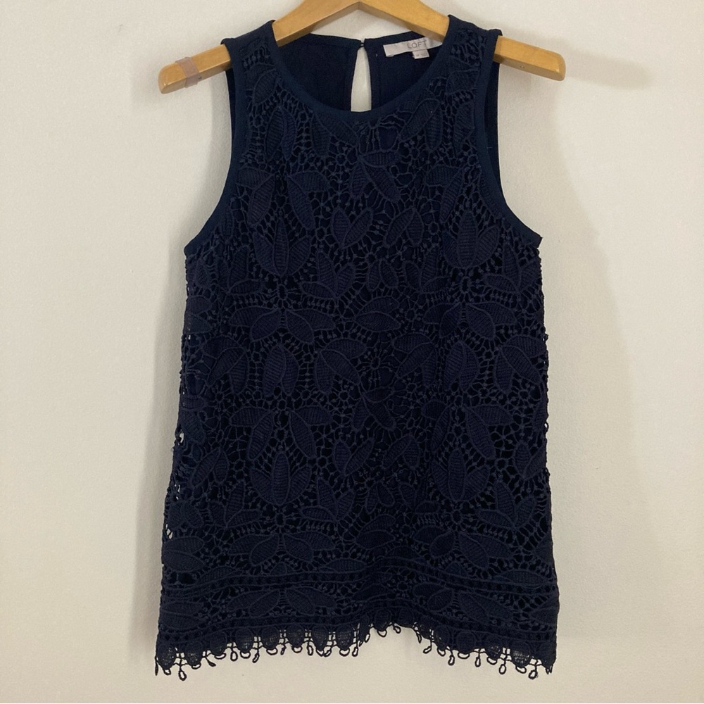 LOFT Navy Lace Sleeveless Blouse Size Petite Small